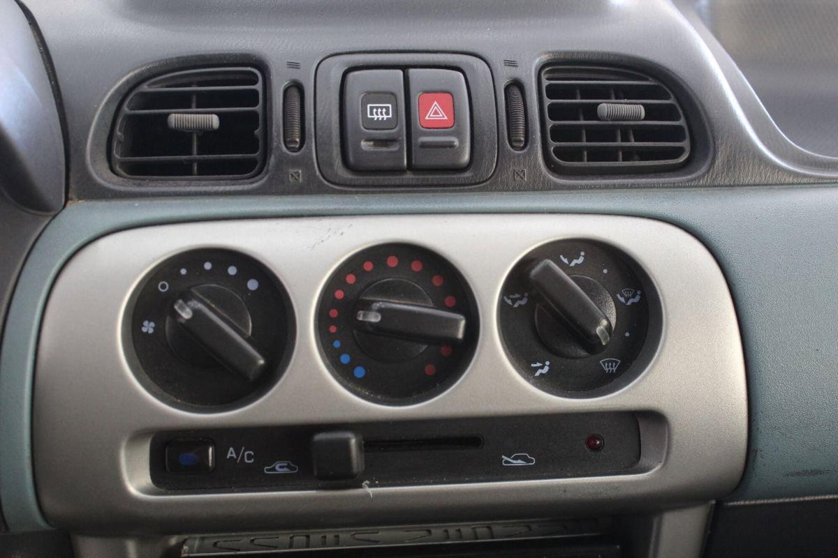 Nissan Micra 1.0 16V 5 porte Visia (13)