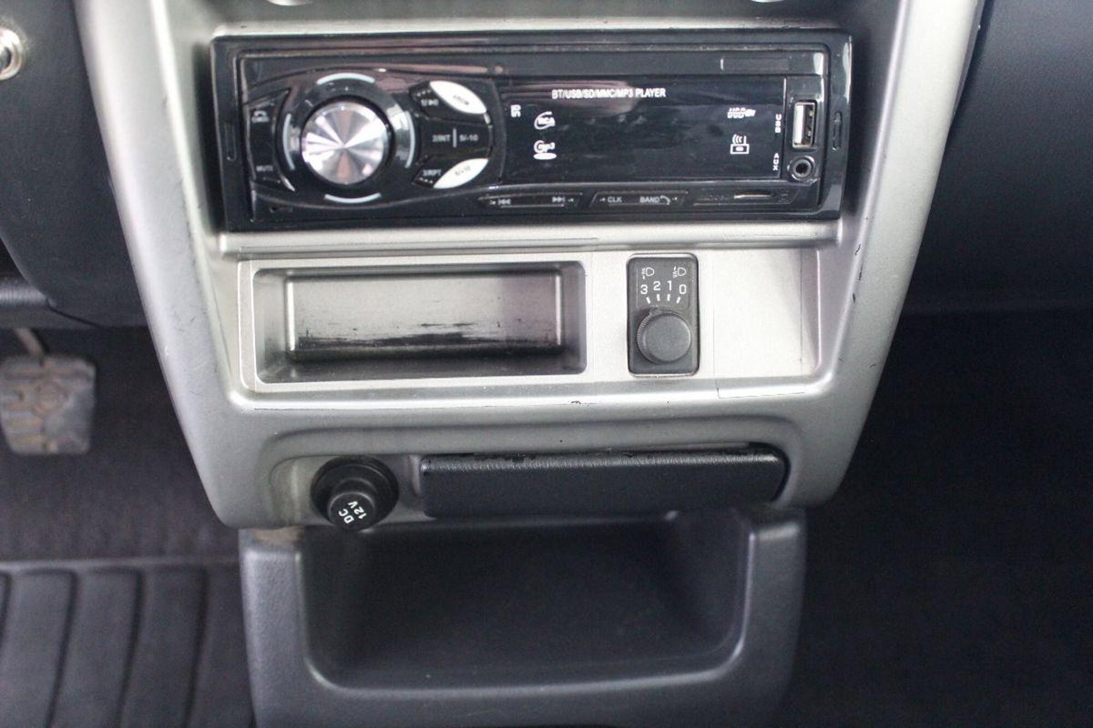 Nissan Micra 1.0 16V 5 porte Visia (14)