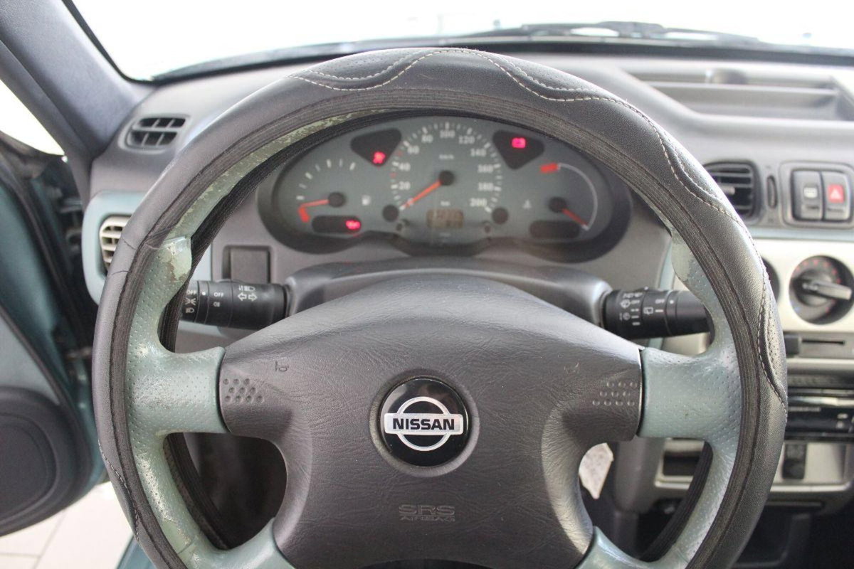 Nissan Micra 1.0 16V 5 porte Visia (8)
