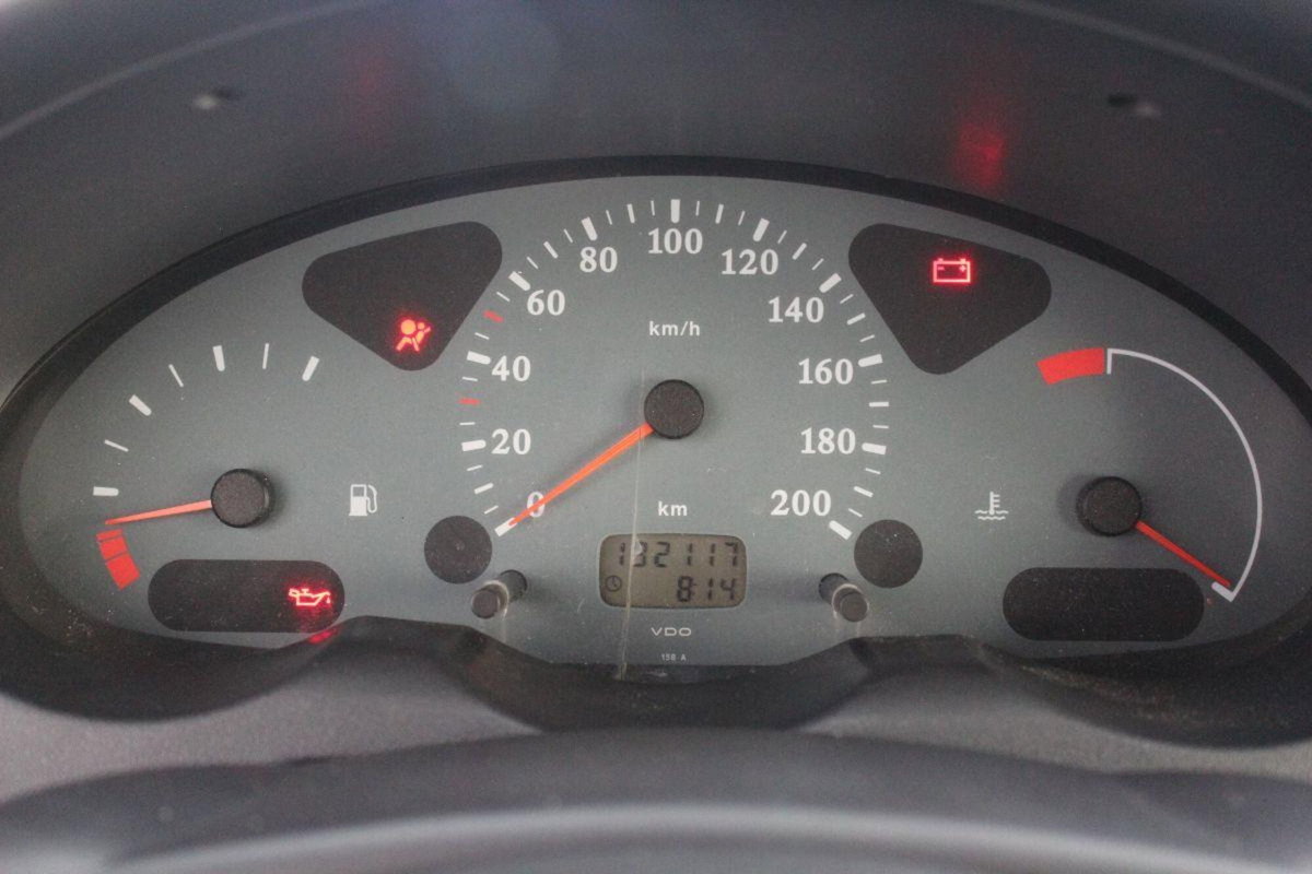 Nissan Micra 1.0 16V 5 porte Visia (9)