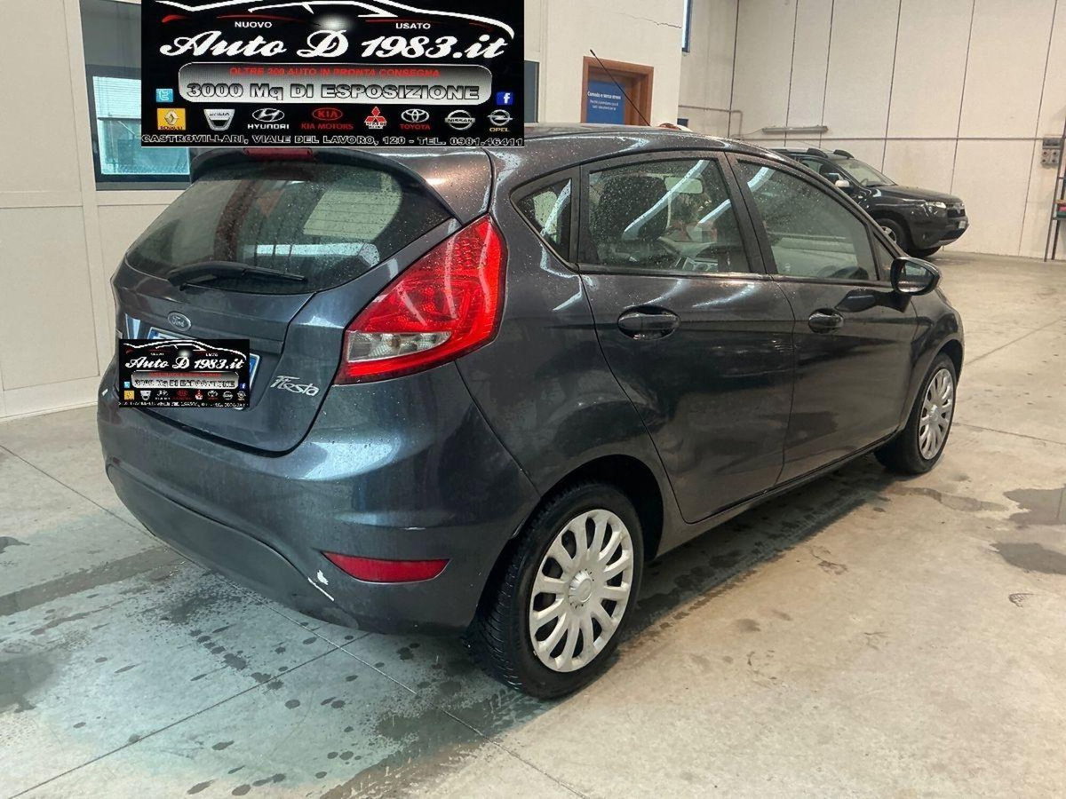 Ford Fiesta 1.4 TDCi 70CV 5 porte Titanium (2)
