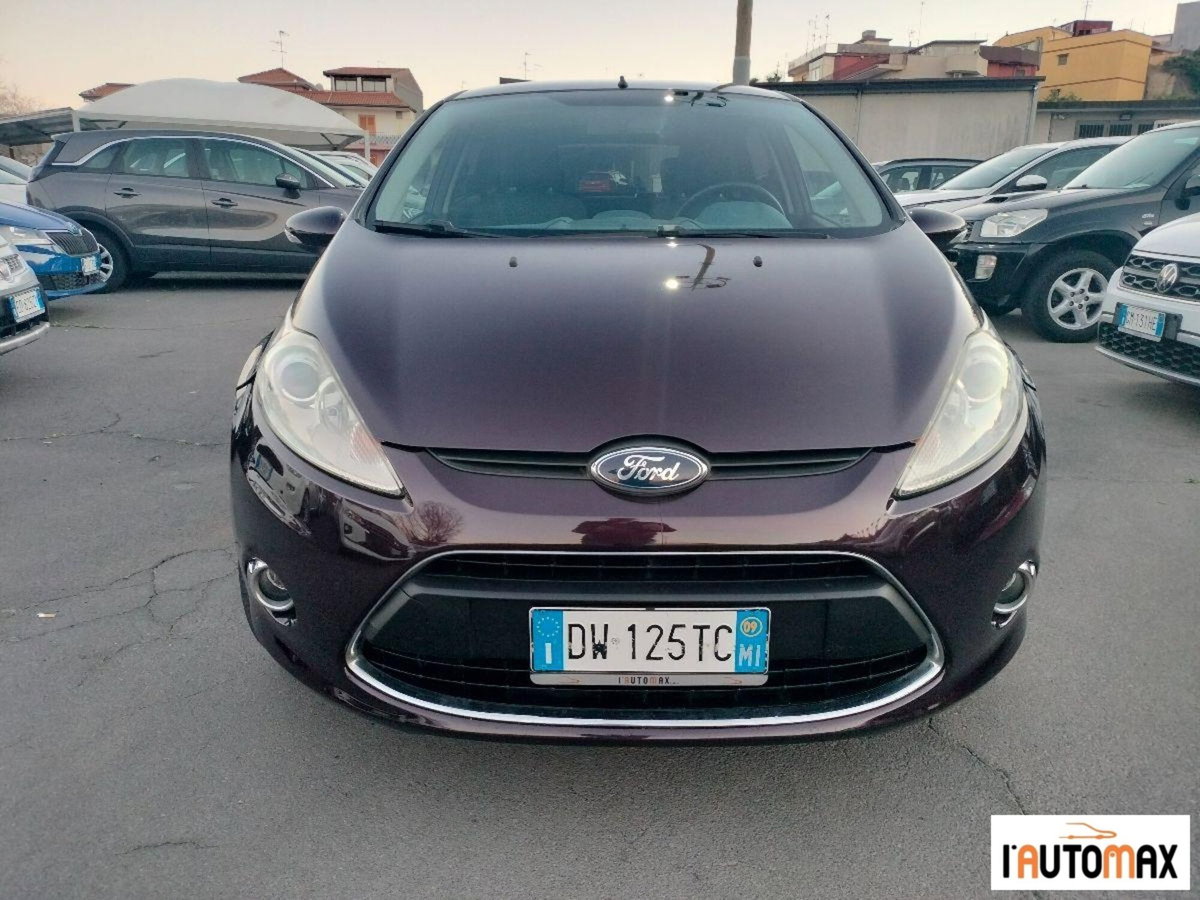Ford Fiesta 1.2 82CV 5 porte (2)