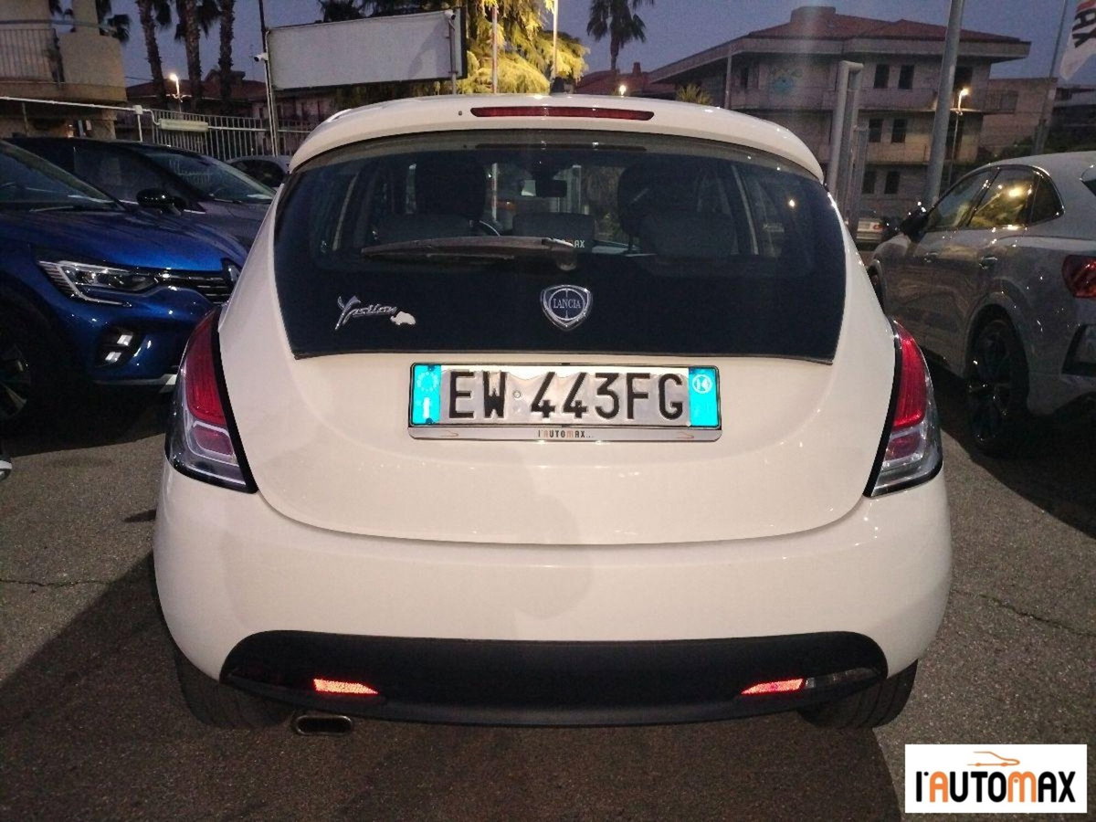 Lancia Ypsilon 1.3 MJT 16V 95 CV 5 porte S&S Silver (5)