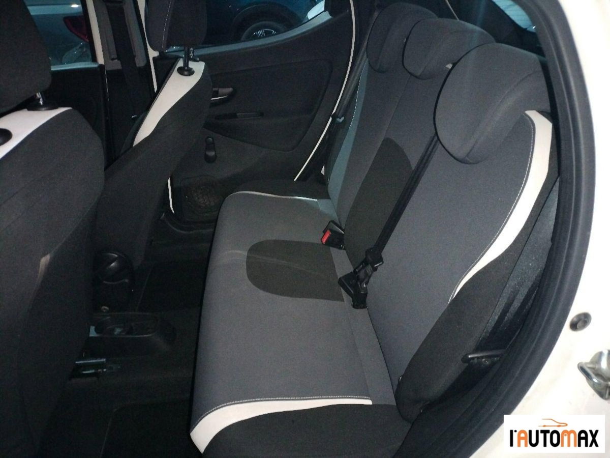 Lancia Ypsilon 1.3 MJT 16V 95 CV 5 porte S&S Silver (9)