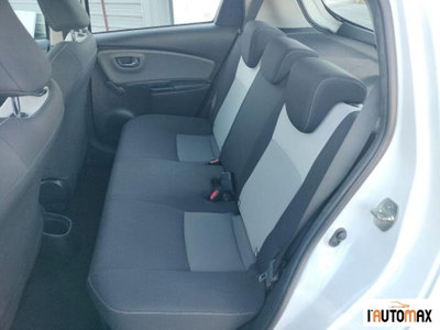 Toyota Yaris 1.0 5 porte Active (13)
