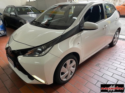Toyota Aygo 1.0 VVT-i 69 CV 5 porte x-wave TSS MMT usata