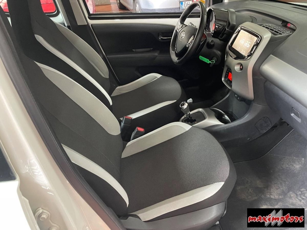 Toyota Aygo 1.0 VVT-i 69 CV 5 porte x-wave TSS MMT (5)
