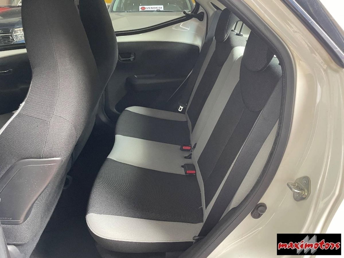 Toyota Aygo 1.0 VVT-i 69 CV 5 porte x-wave TSS MMT (6)