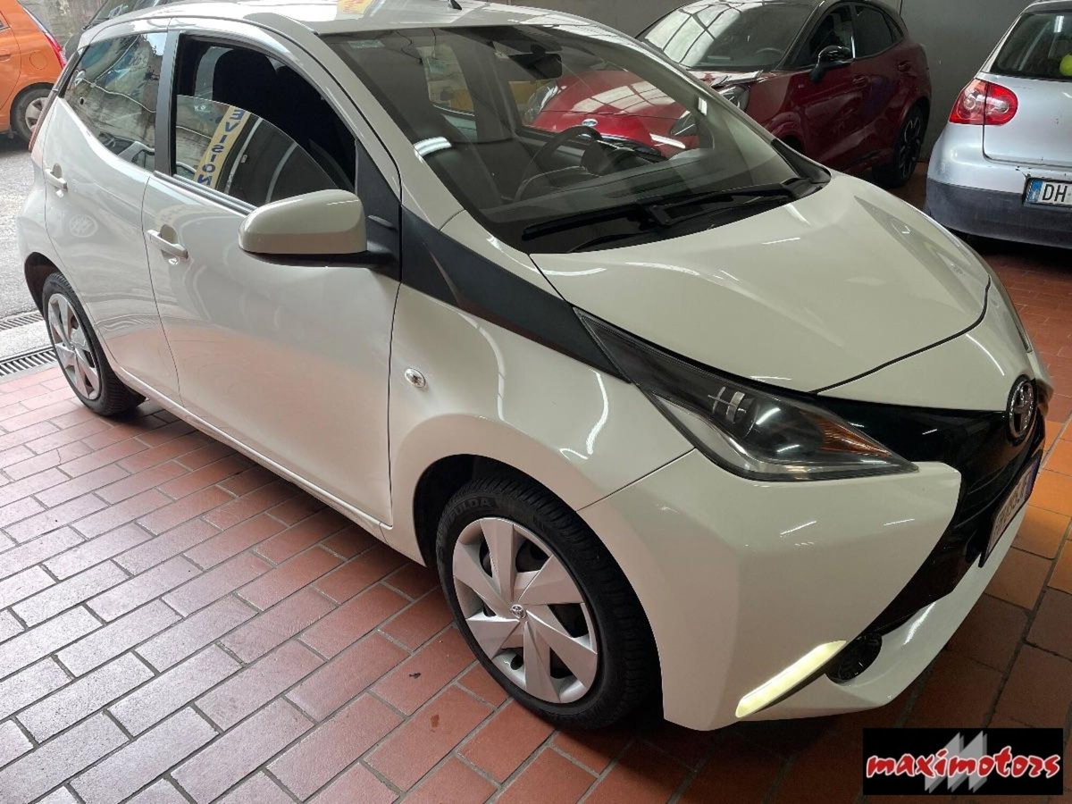 Toyota Aygo 1.0 VVT-i 69 CV 5 porte x-wave TSS MMT (9)