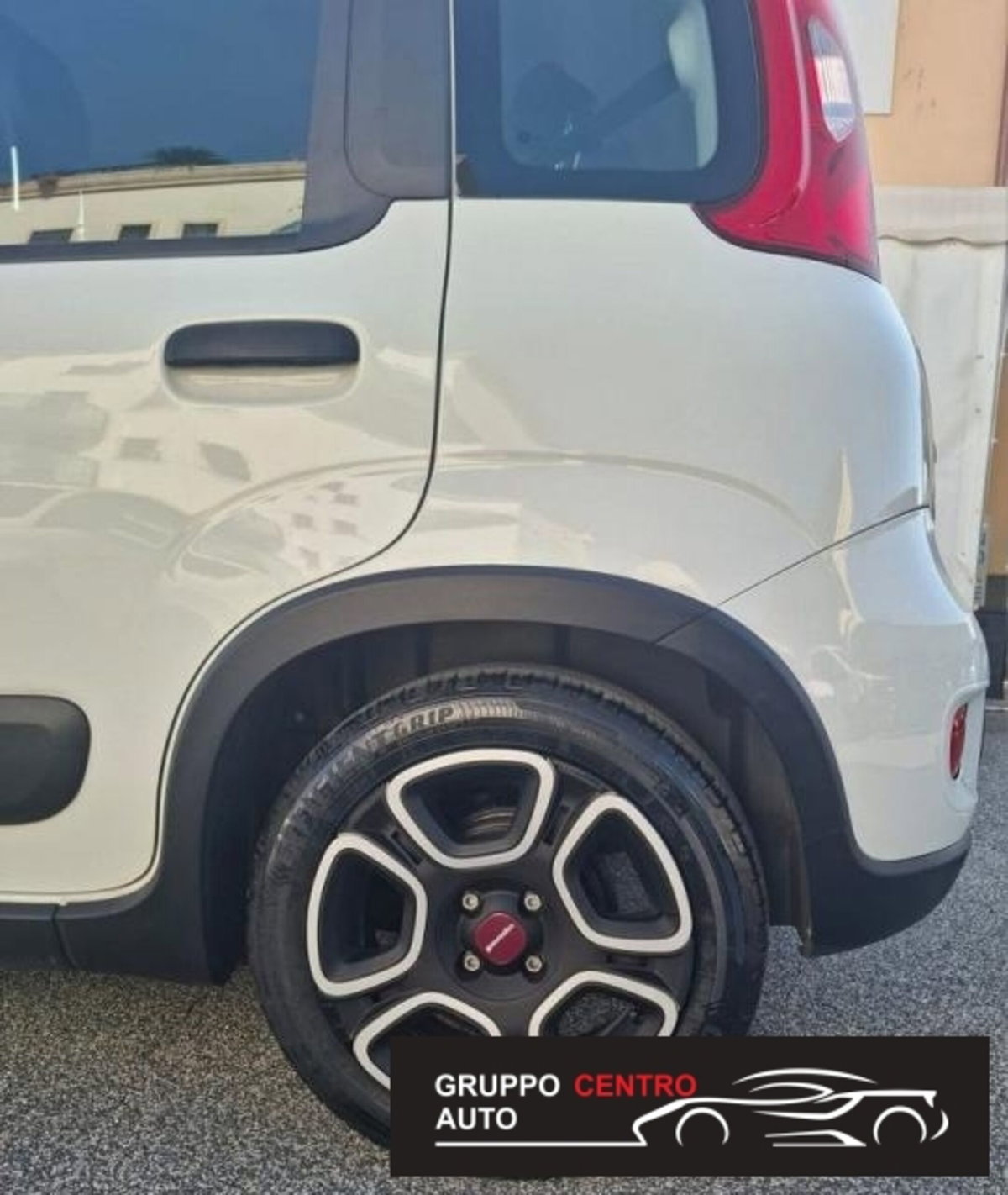 Fiat Panda 1.0 FireFly S&S Hybrid City Cross (8)