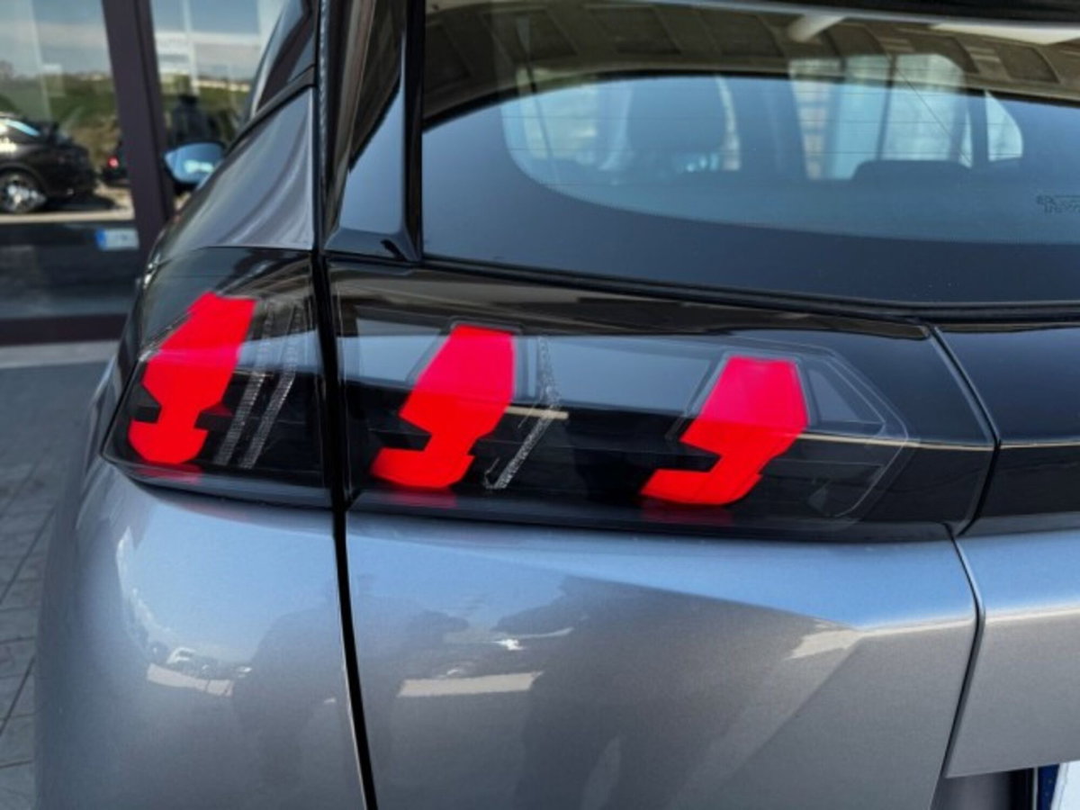 Peugeot 2008 PureTech 130 S&S EAT8 Active Pack (12)