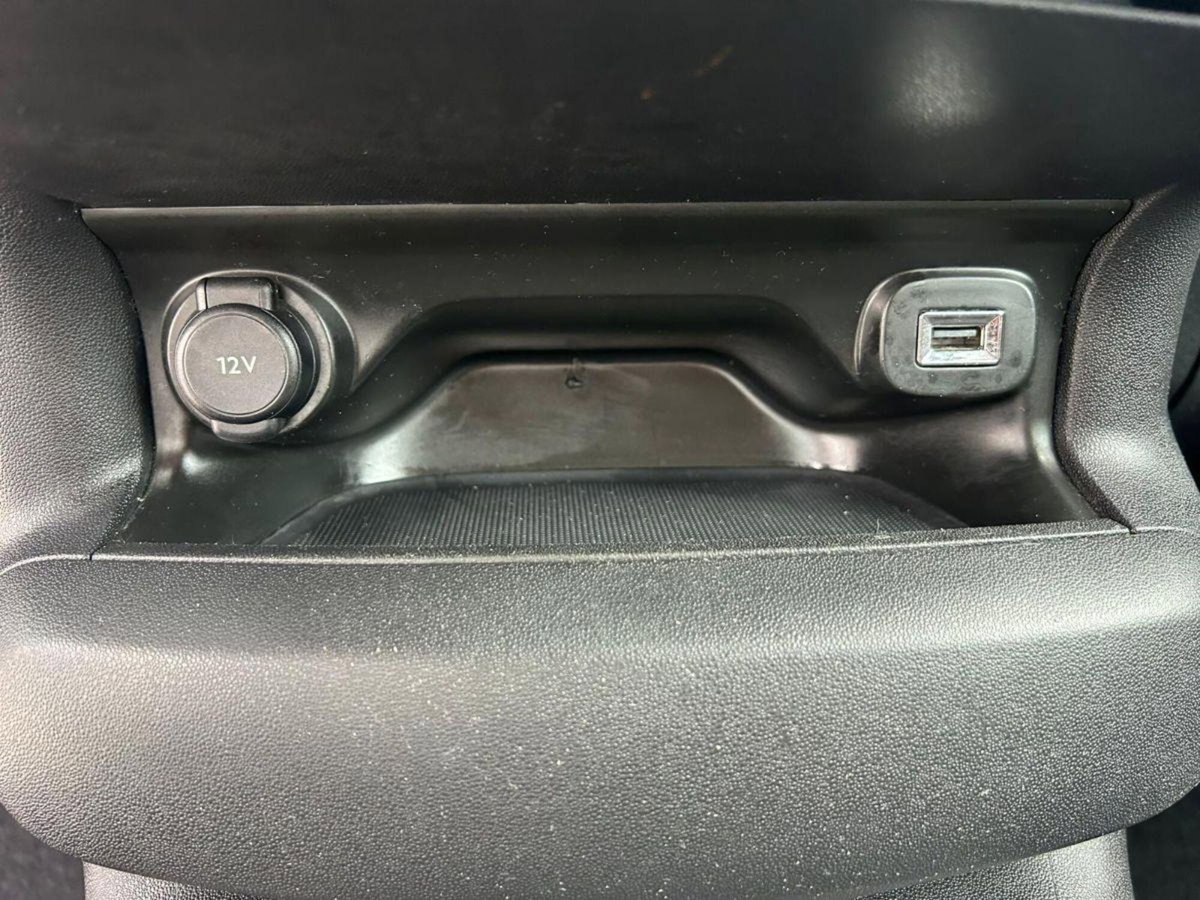 Citroen C4 Cactus PureTech 110 S&S Feel (16)