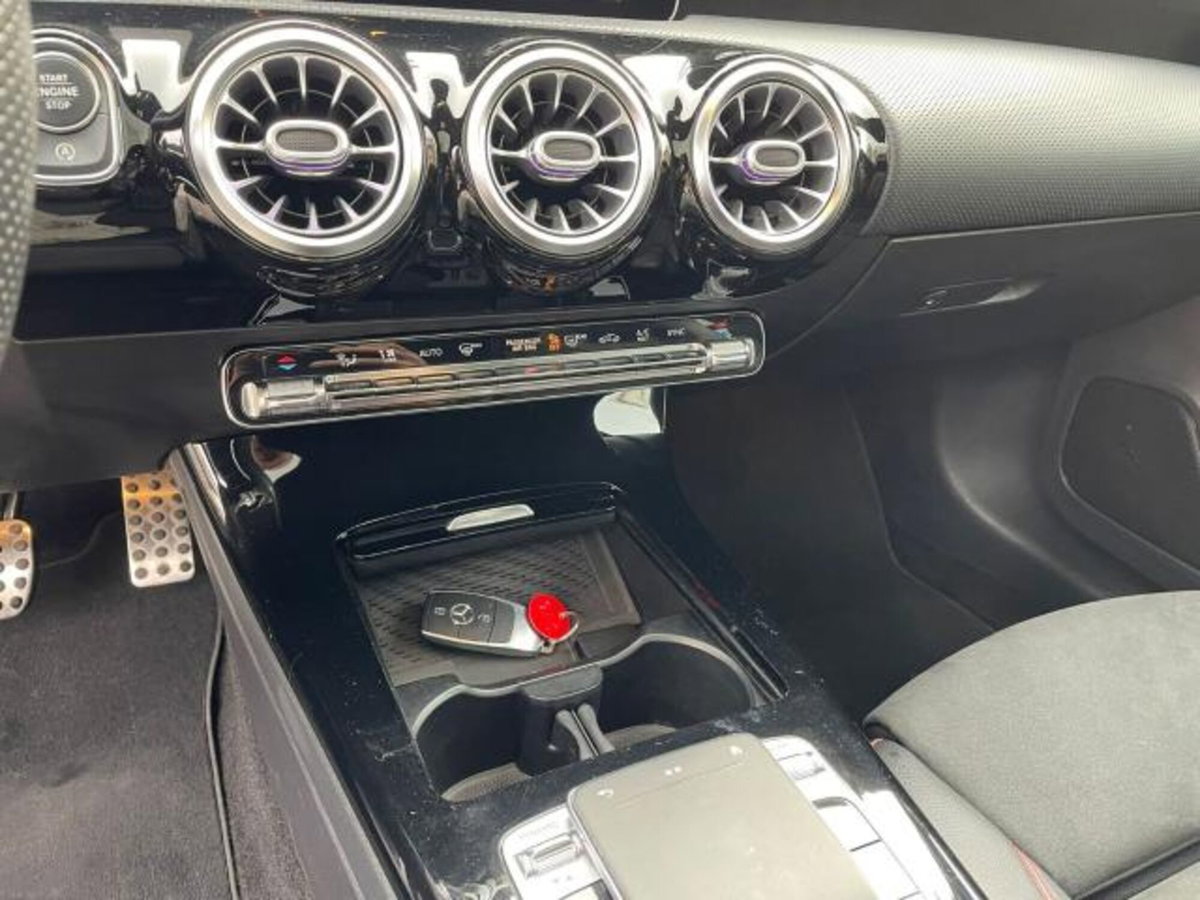 Mercedes-Benz Classe A 180 AUTOMATIC (14)