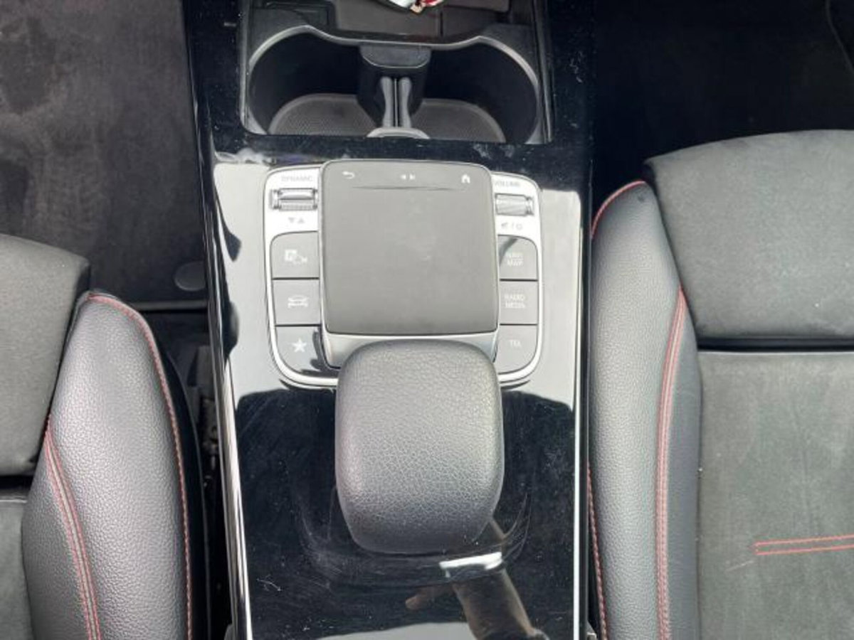 Mercedes-Benz Classe A 180 AUTOMATIC (18)