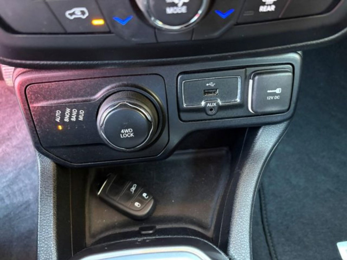 Jeep Renegade 2.0 Mjt 140CV 4WD Active Drive Limited (13)