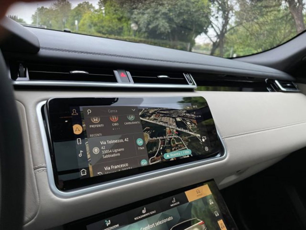 Land Rover Range Rover Velar 3.0D l6 300 CV R-Dynamic HSE (13)