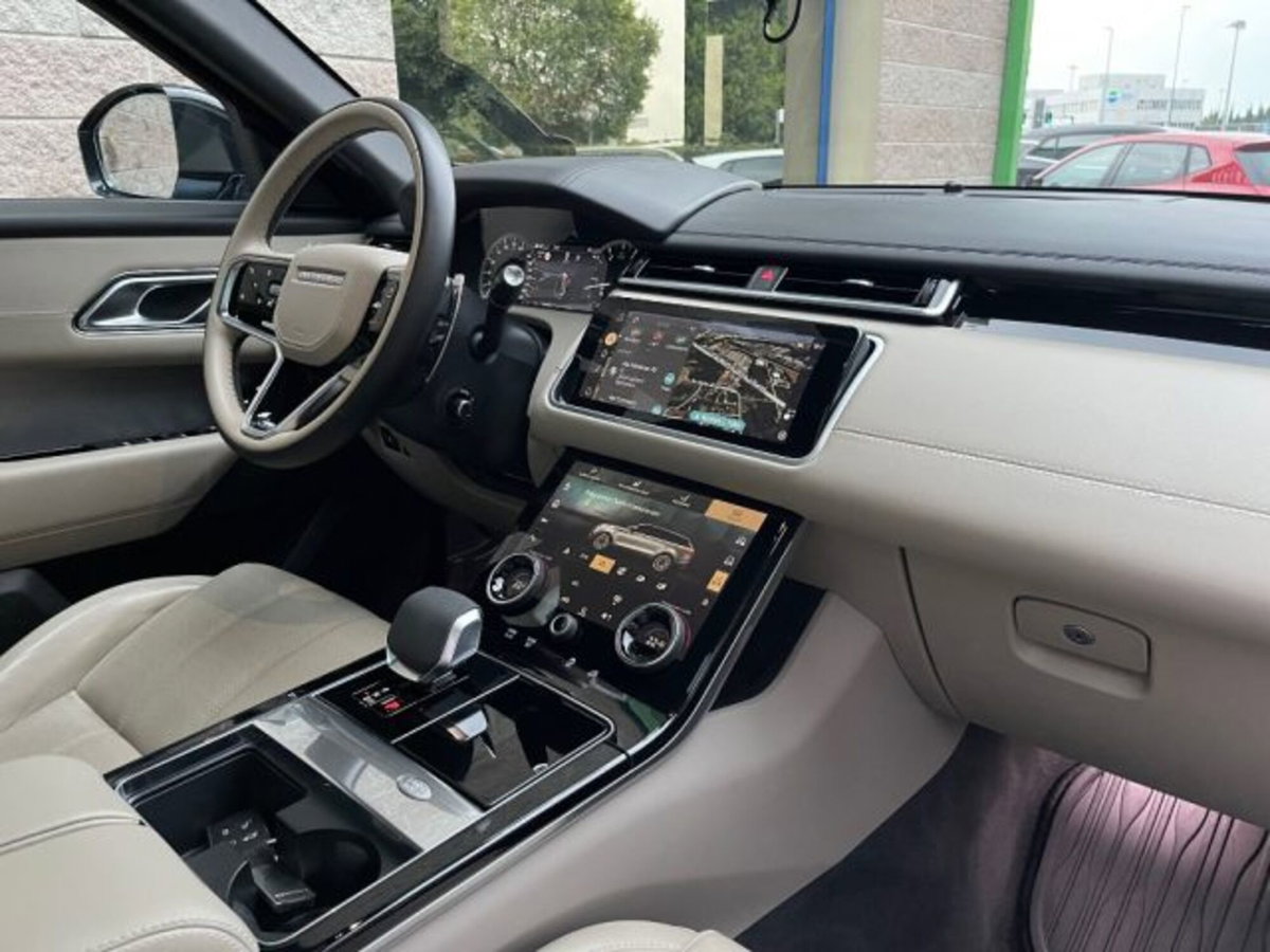 Land Rover Range Rover Velar 3.0D l6 300 CV R-Dynamic HSE (16)