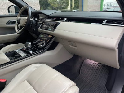 Land Rover Range Rover Velar 3.0D l6 300 CV R-Dynamic HSE (17)