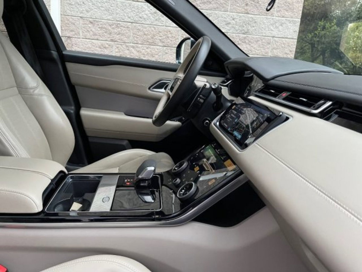 Land Rover Range Rover Velar 3.0D l6 300 CV R-Dynamic HSE (18)