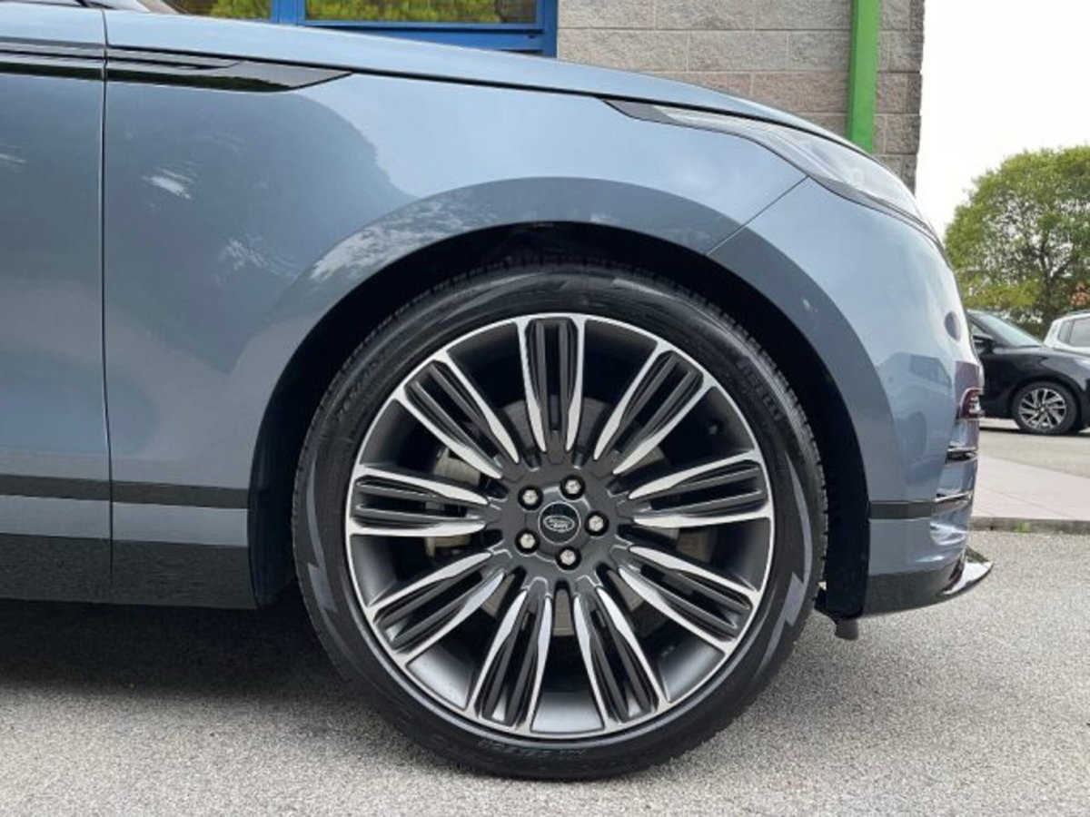 Land Rover Range Rover Velar 3.0D l6 300 CV R-Dynamic HSE (3)