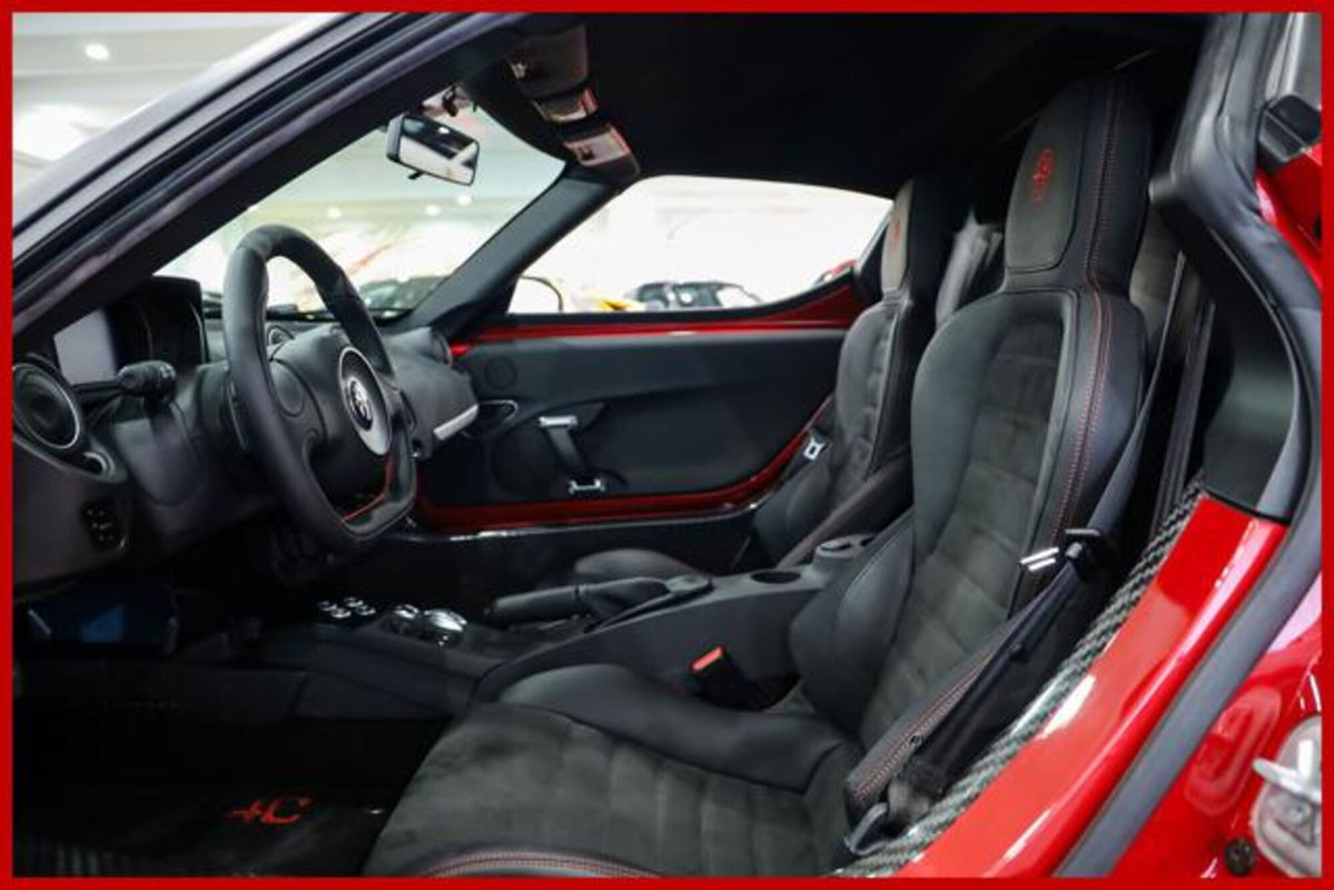 Alfa Romeo 4C Coupé 4C 1750 TBi (10)
