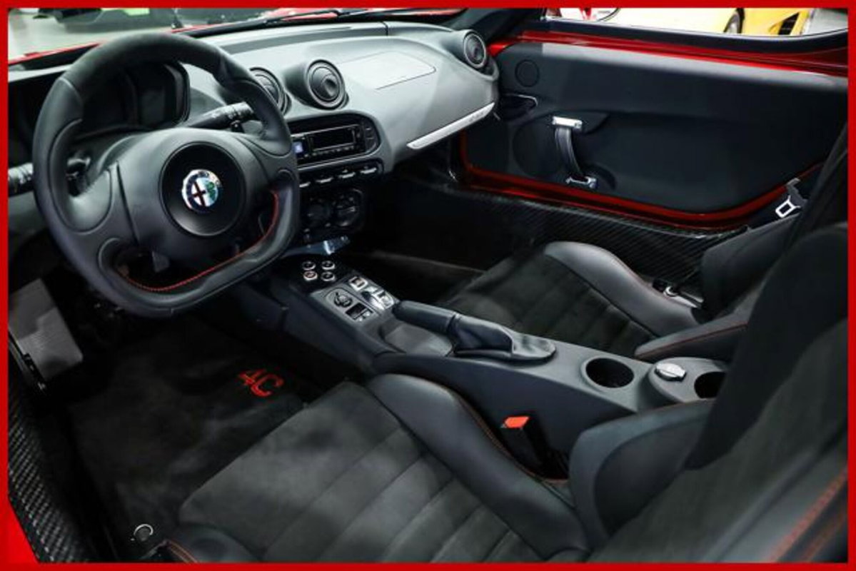 Alfa Romeo 4C Coupé 4C 1750 TBi (11)