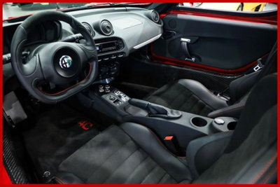 Alfa Romeo 4C Coupé 4C 1750 TBi (11)