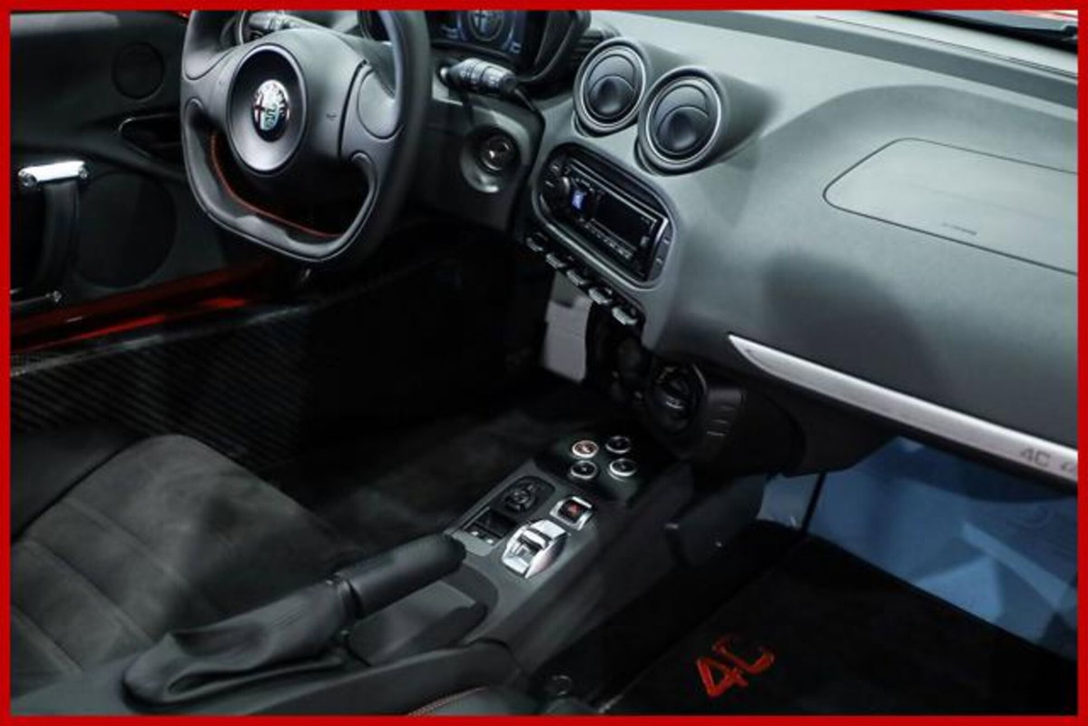 Alfa Romeo 4C Coupé 4C 1750 TBi (14)