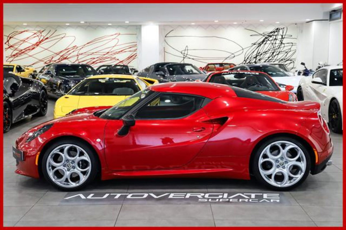 Alfa Romeo 4C Coupé 4C 1750 TBi (4)