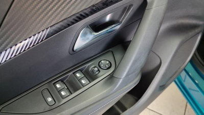 Peugeot 2008 PureTech 100 S&S Allure (7)
