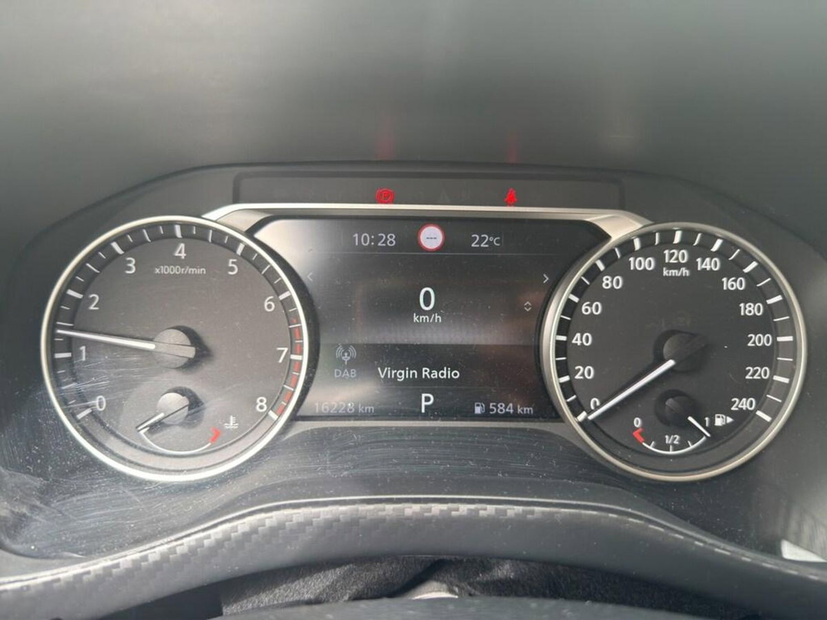Nissan Juke 1.0 dig-t Acenta 114cv dct (11)