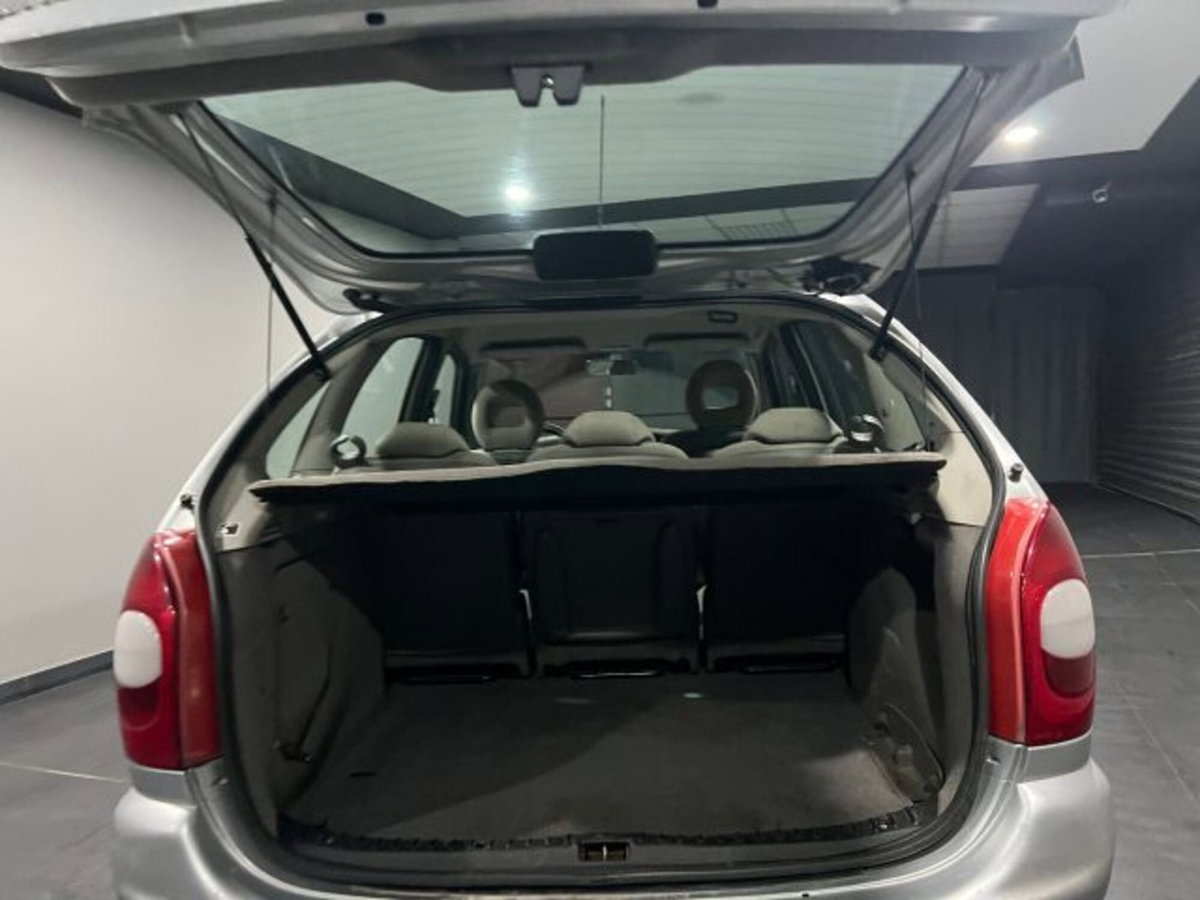 Citroen Xsara Picasso 2.0 HDi (10)