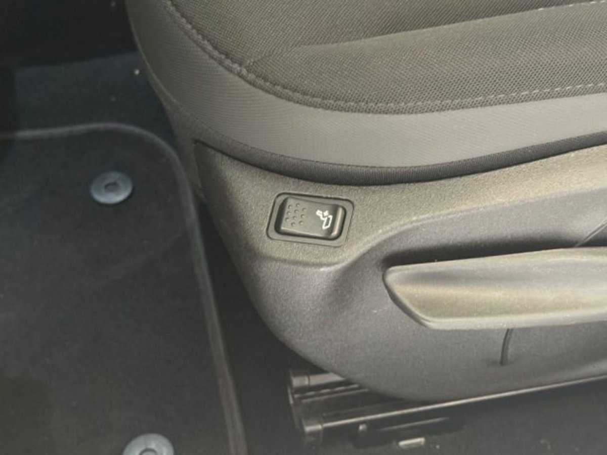 Jeep Renegade 1.6 Mjt DDCT 120 CV S (18)