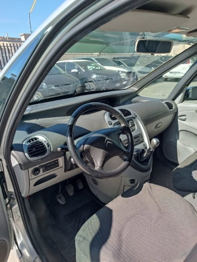 Citroen Xsara Picasso 1.6 HDi 110CV Elegance (10)