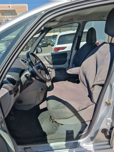 Citroen Xsara Picasso 1.6 HDi 110CV Elegance (8)