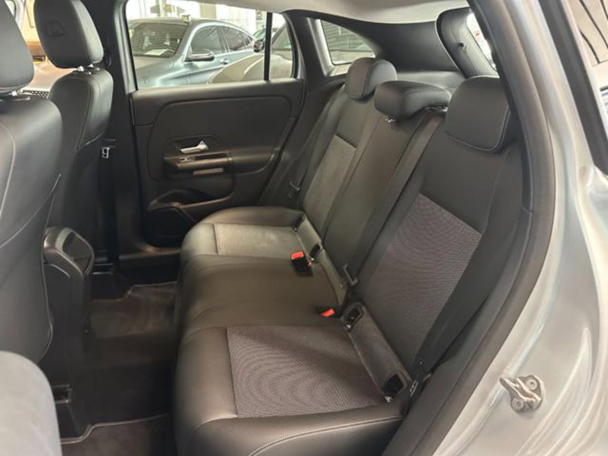 Mercedes-Benz GLA SUV 200 d Business Extra auto (11)