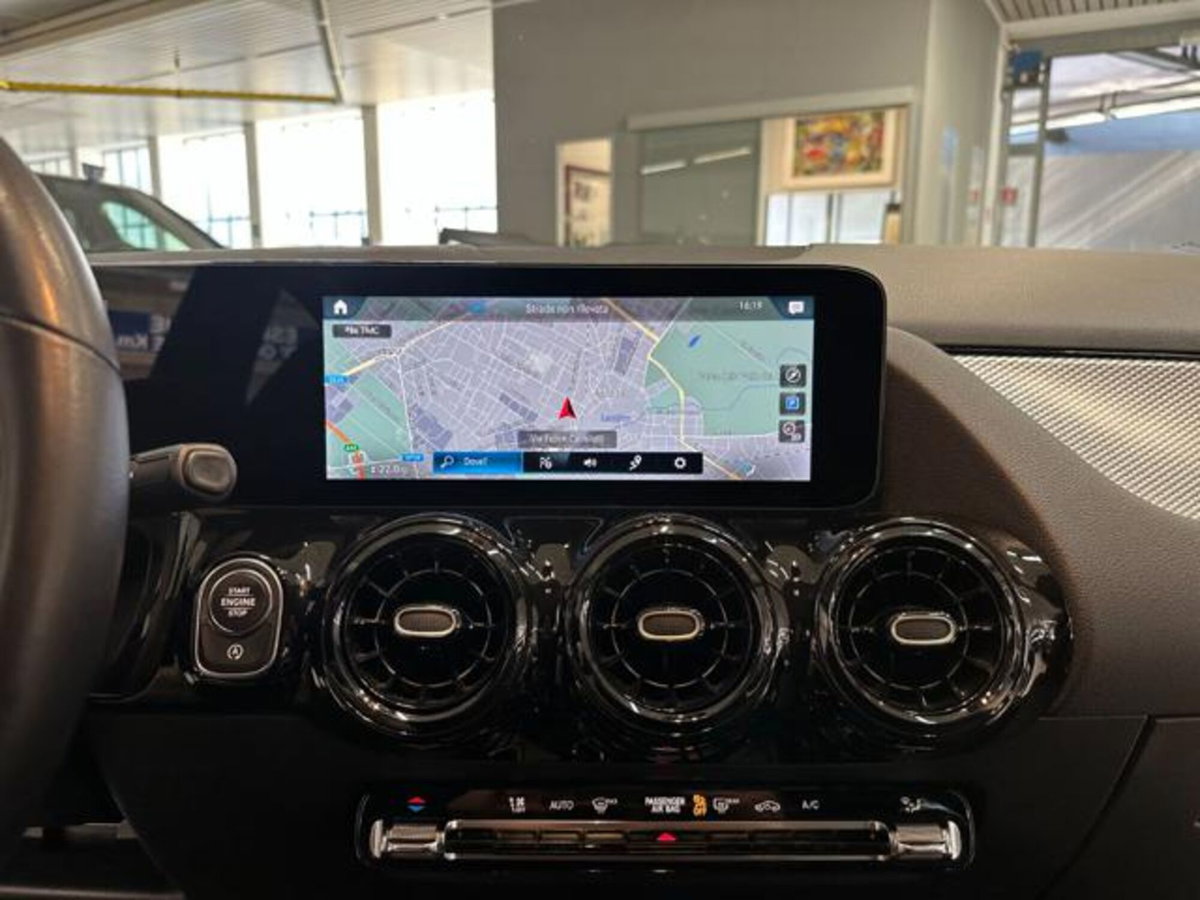 Mercedes-Benz GLA SUV 200 d Business Extra auto (12)
