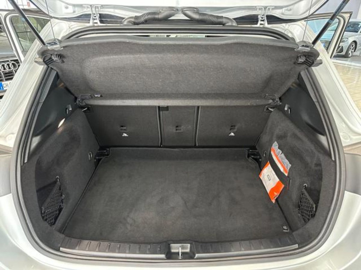 Mercedes-Benz GLA SUV 200 d Business Extra auto (15)