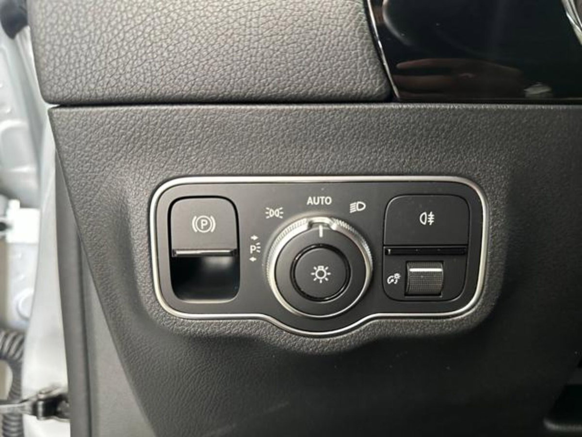 Mercedes-Benz GLA SUV 200 d Business Extra auto (18)
