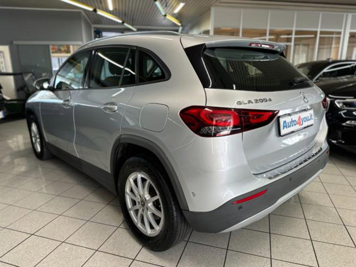 Mercedes-Benz GLA SUV 200 d Business Extra auto (4)