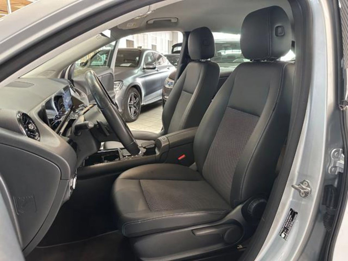 Mercedes-Benz GLA SUV 200 d Business Extra auto (9)