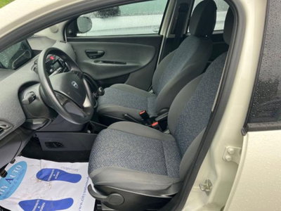 Lancia Ypsilon 1.0 FireFly 5 porte S&S Hybrid Gold Plus (8)