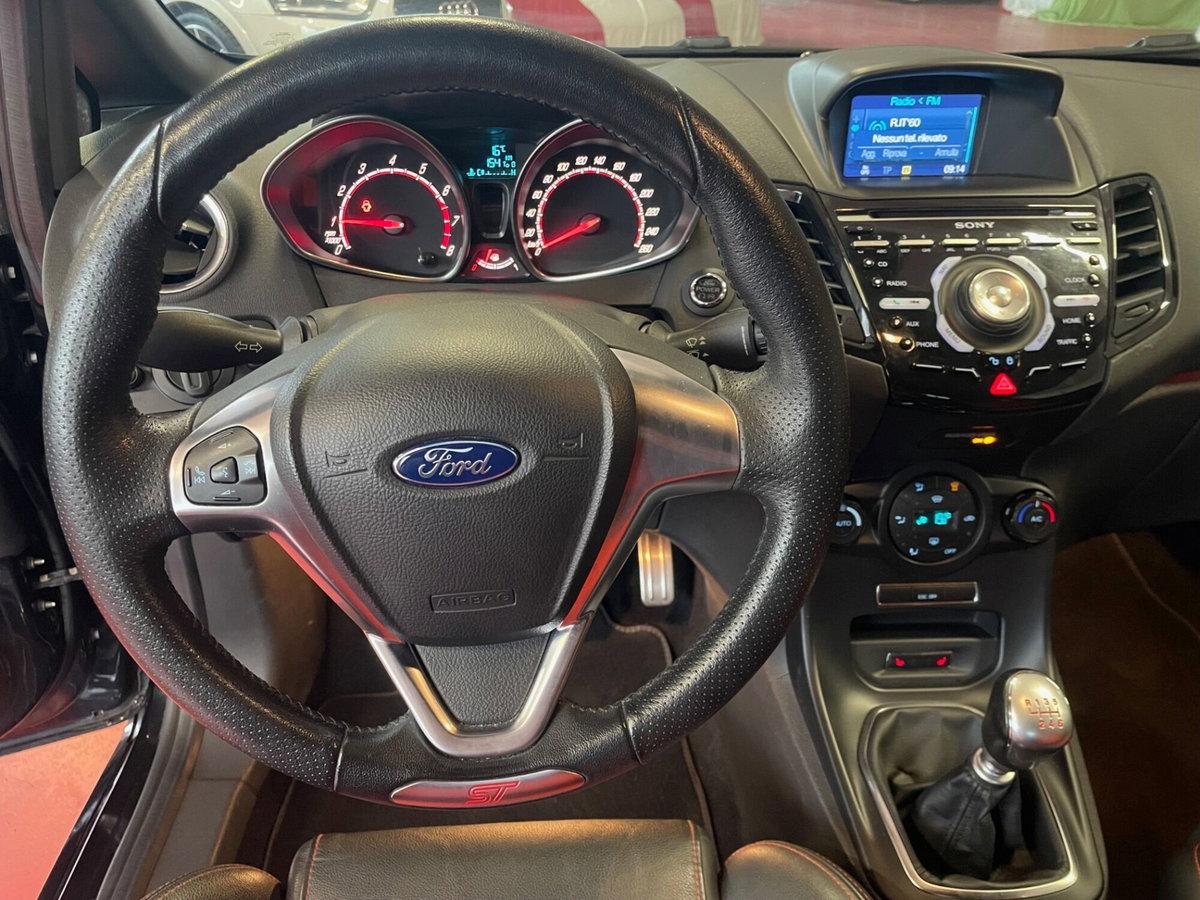 Ford Fiesta 1.6 182CV 3 porte ST (12)
