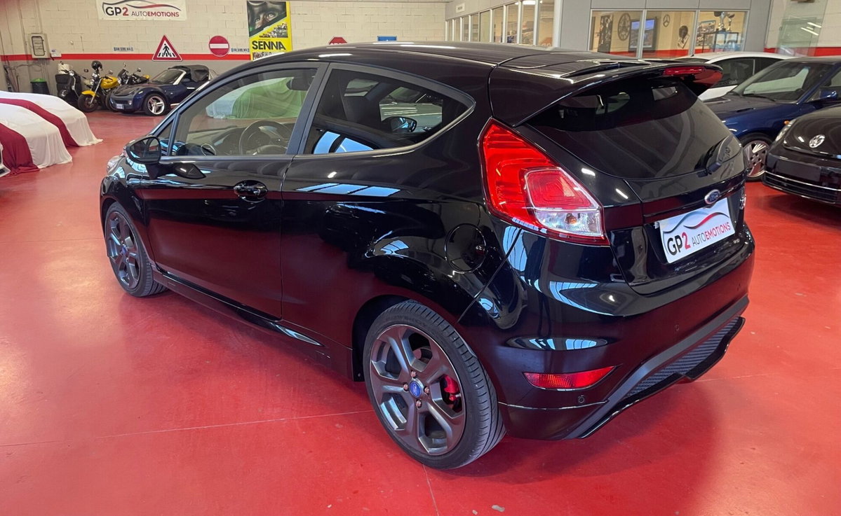 Ford Fiesta 1.6 182CV 3 porte ST (3)