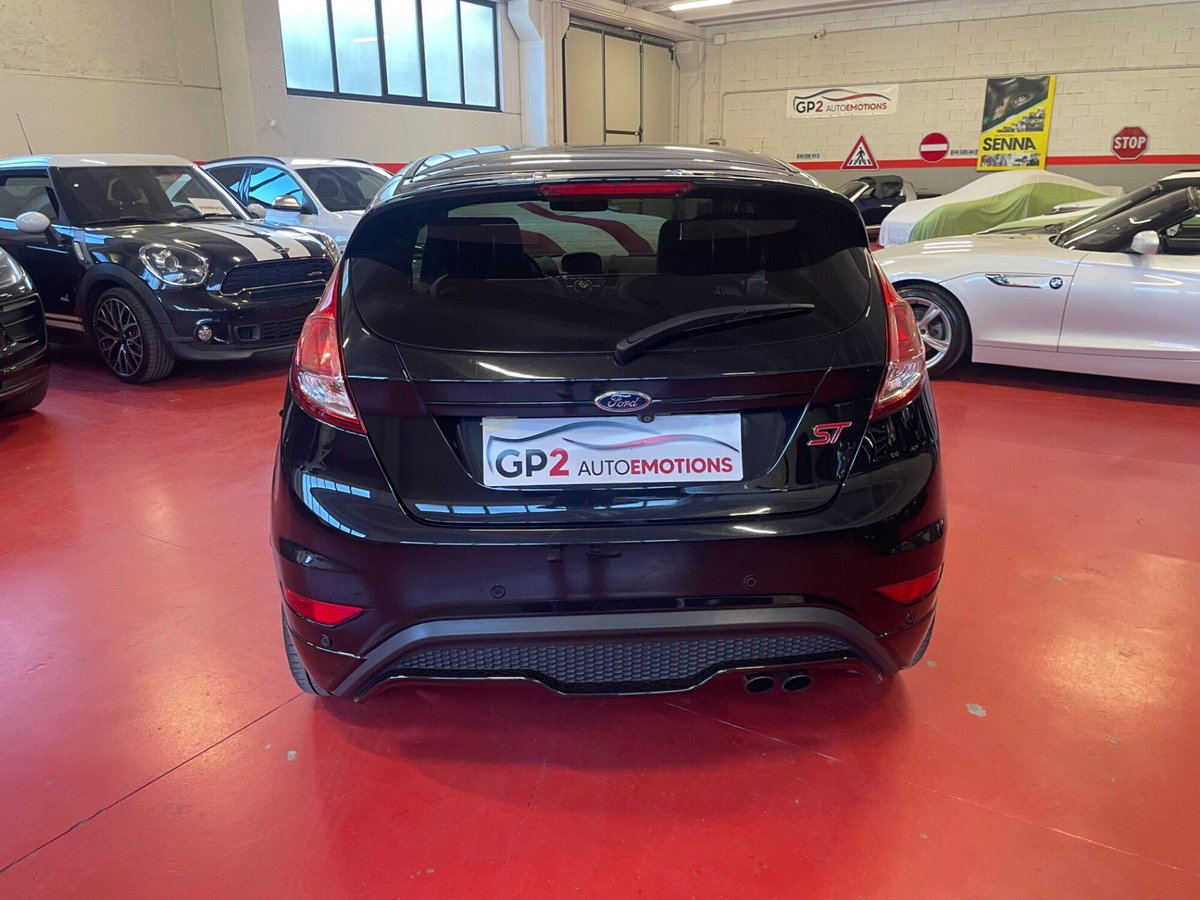 Ford Fiesta 1.6 182CV 3 porte ST (4)