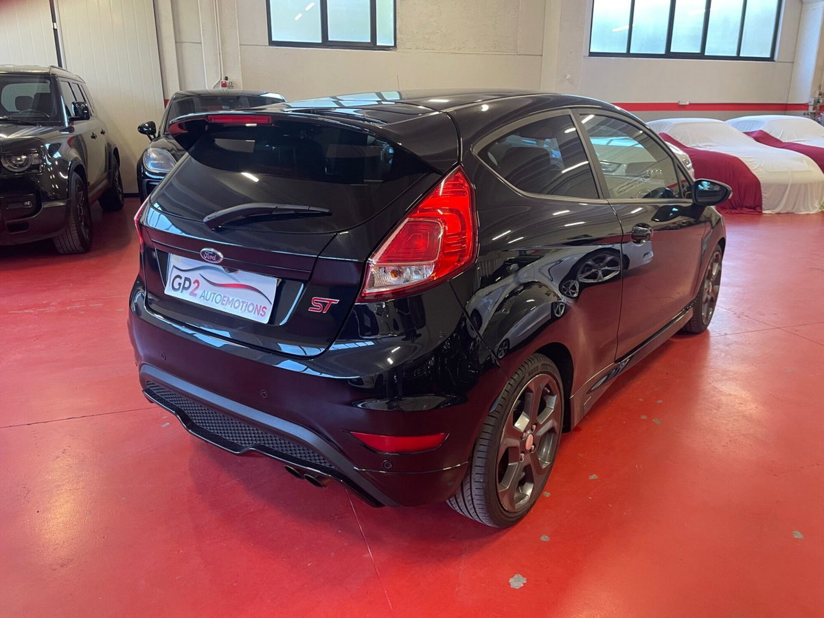 Ford Fiesta 1.6 182CV 3 porte ST (5)