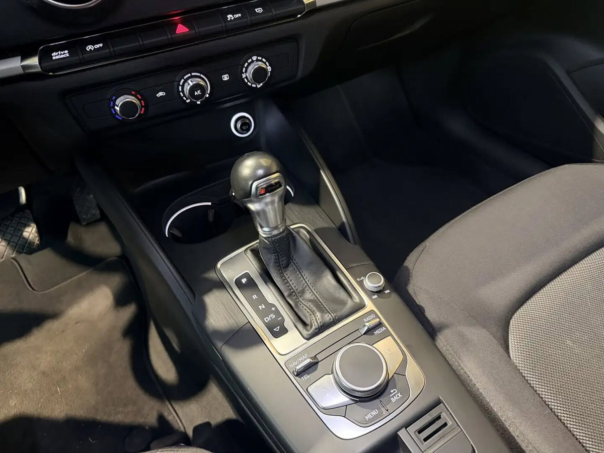 Audi A3 2.0 TDI 184 CV S tronic Sport quattro edition (13)