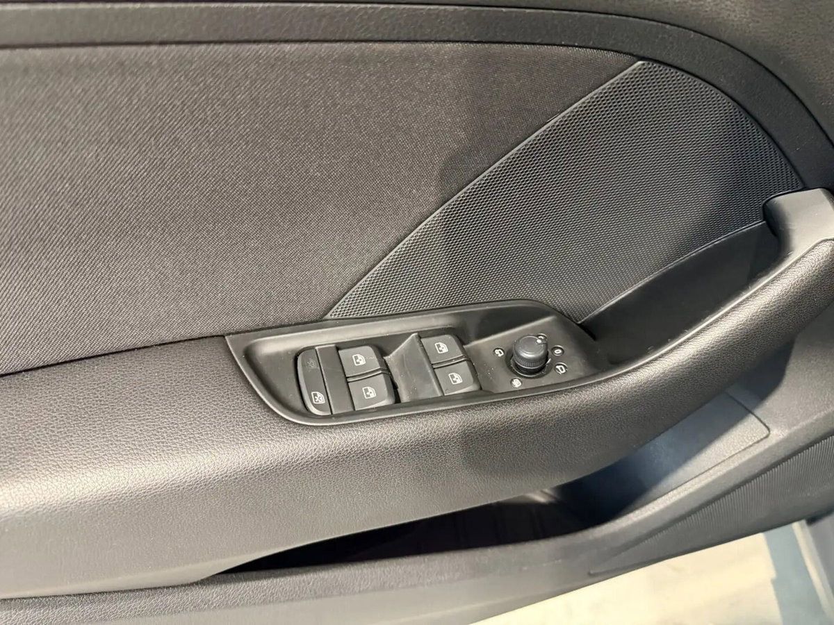 Audi A3 2.0 TDI 184 CV S tronic Sport quattro edition (15)