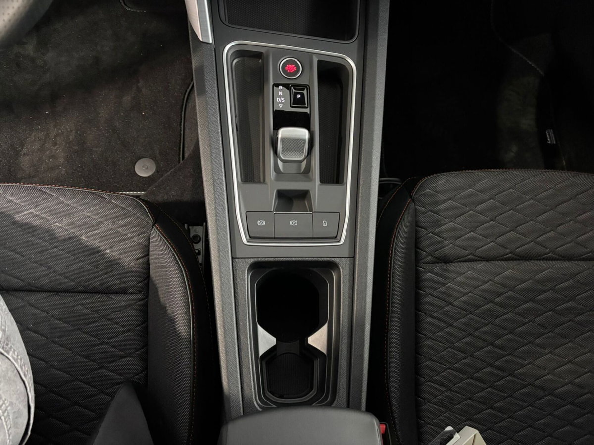SEAT Leon 1.5 hybrid FR 116cv dsg (16)