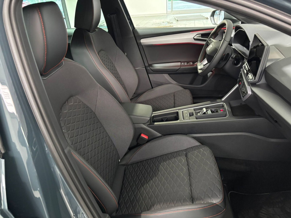 SEAT Leon 1.5 hybrid FR 116cv dsg (17)